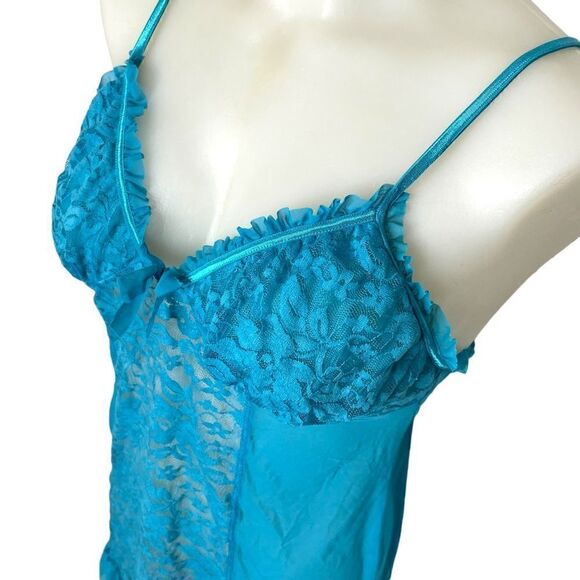 Blue Slip🌻💙 - Picture 2 of 4